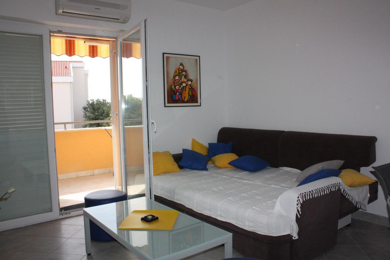 Apartments Jtv Simuni Kolan Luaran gambar