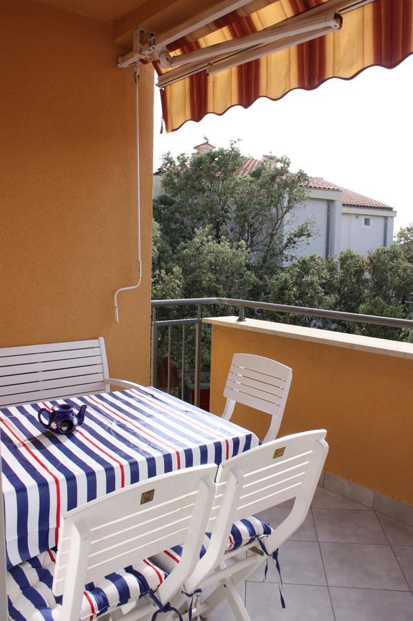 Apartments Jtv Simuni Kolan Luaran gambar