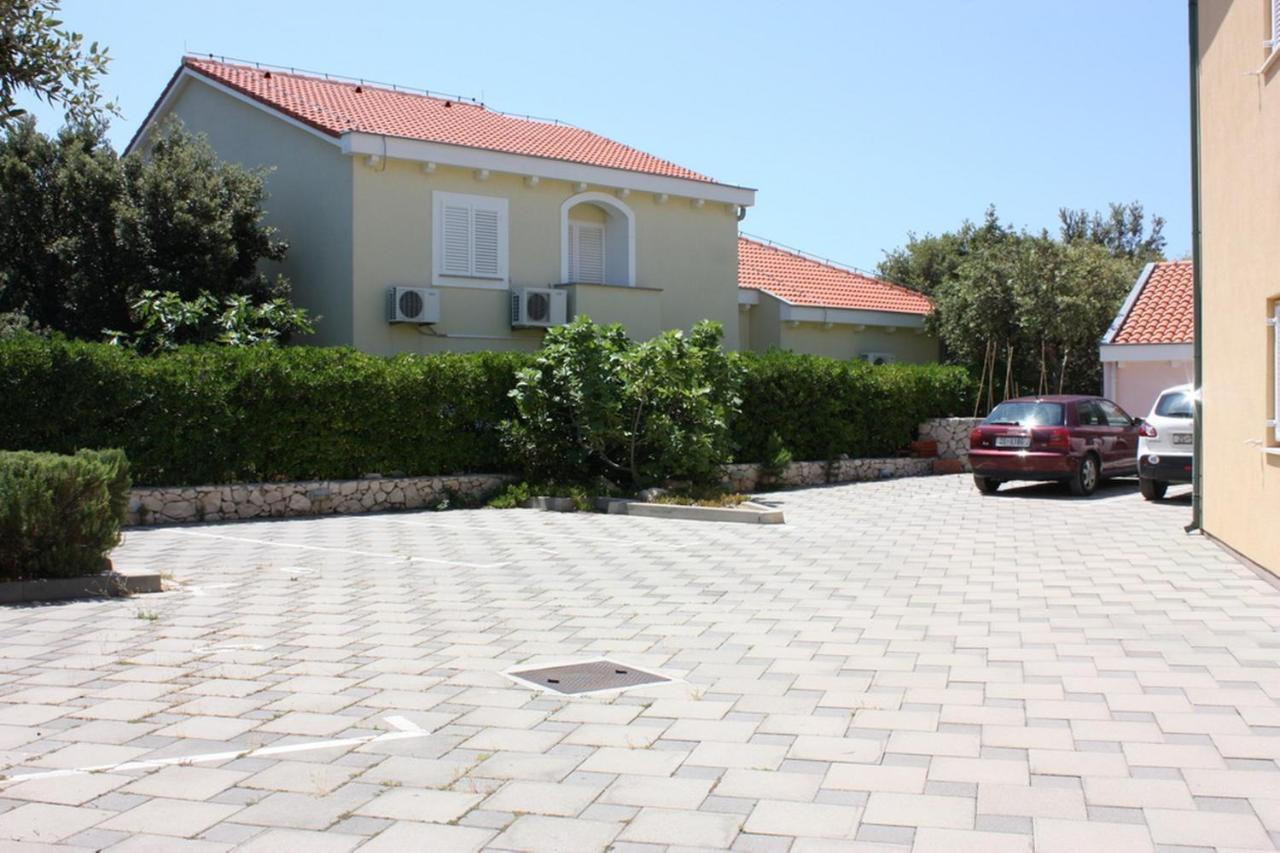 Apartments Jtv Simuni Kolan Luaran gambar