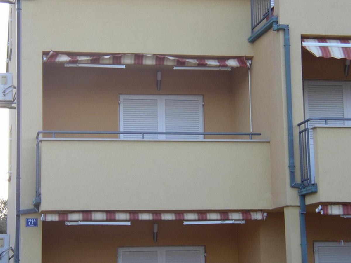 Apartments Jtv Simuni Kolan Luaran gambar