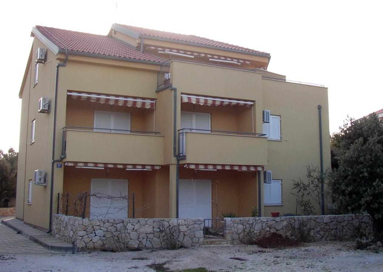 Apartments Jtv Simuni Kolan Luaran gambar