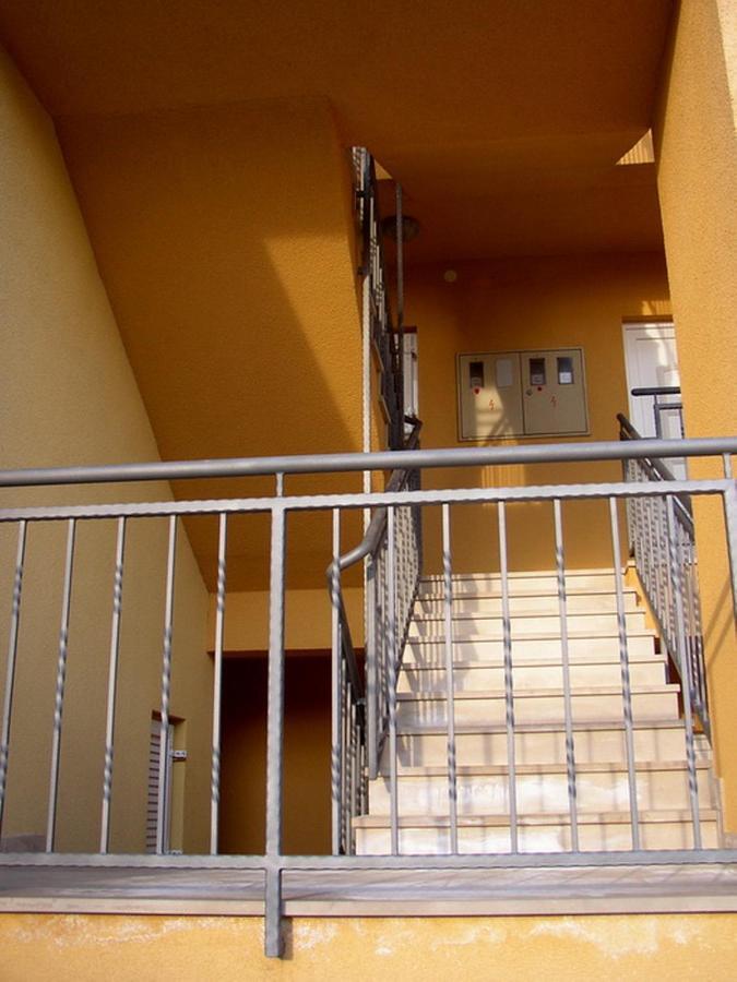 Apartments Jtv Simuni Kolan Luaran gambar