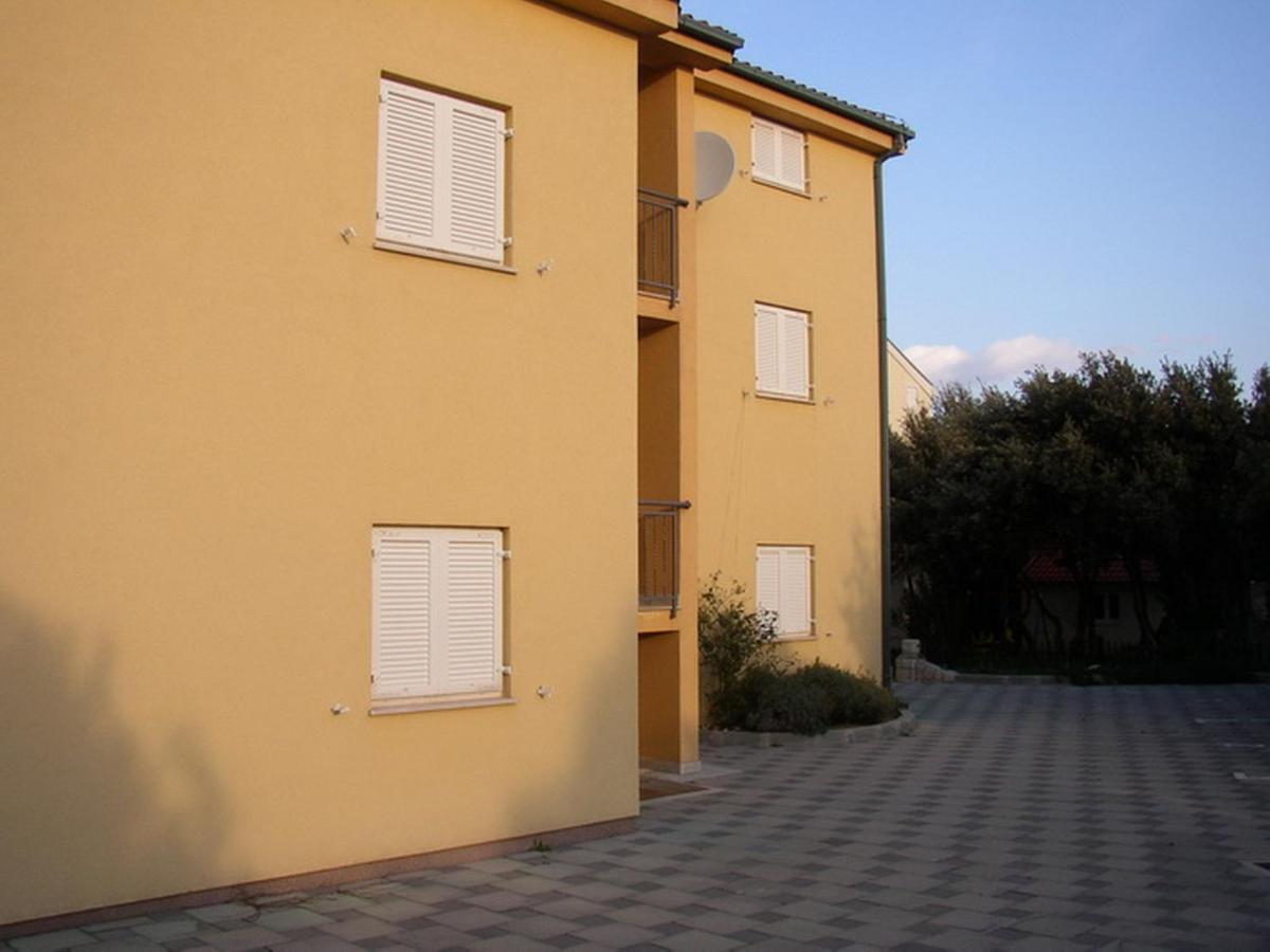 Apartments Jtv Simuni Kolan Luaran gambar