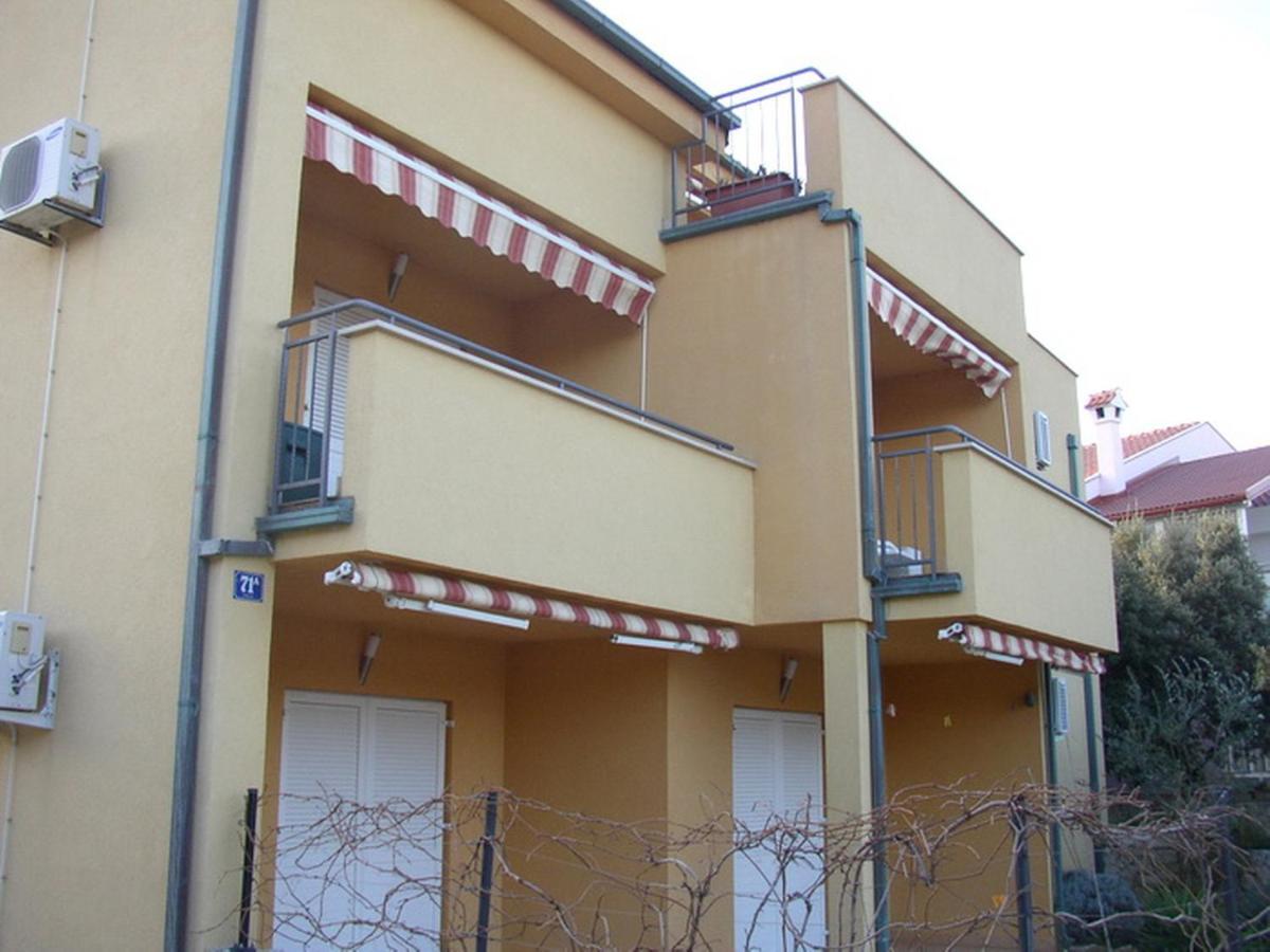 Apartments Jtv Simuni Kolan Luaran gambar