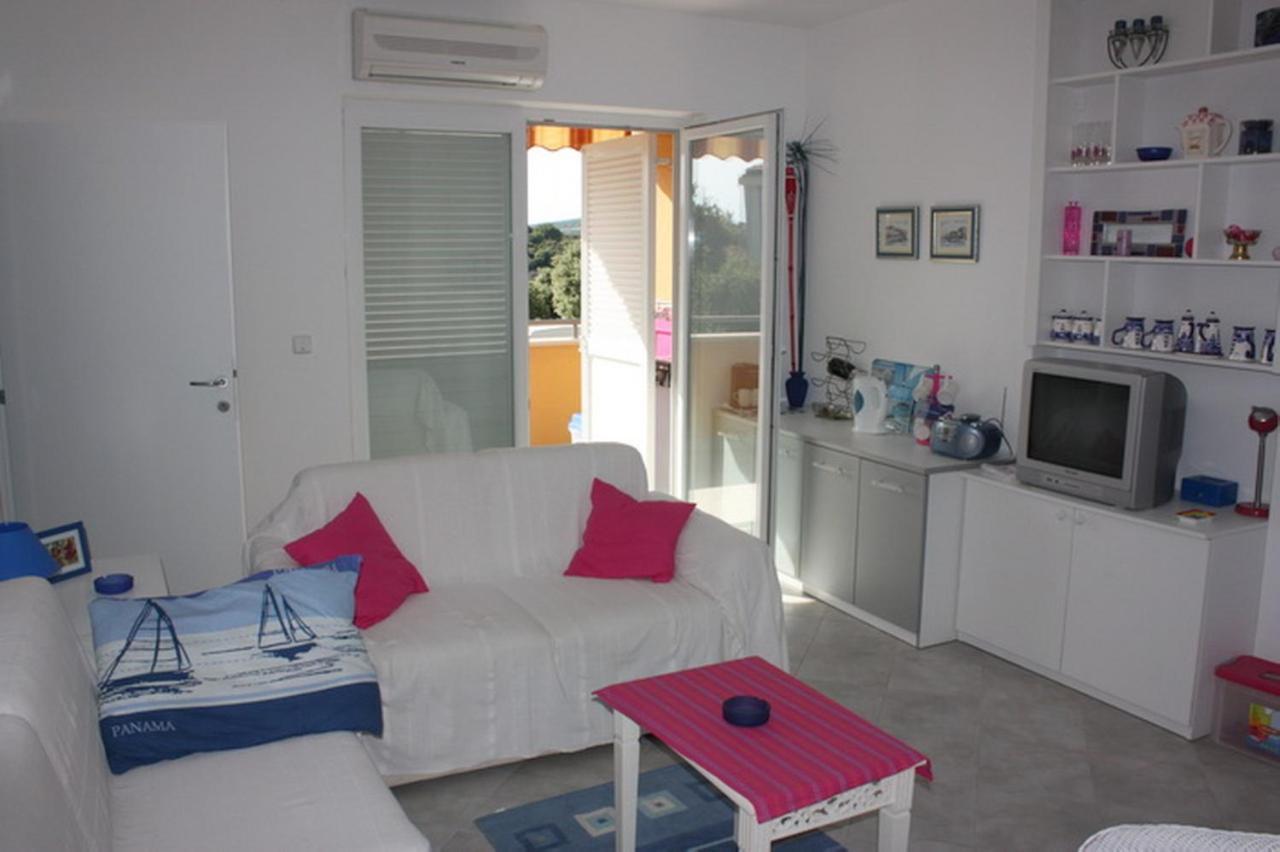 Apartments Jtv Simuni Kolan Luaran gambar