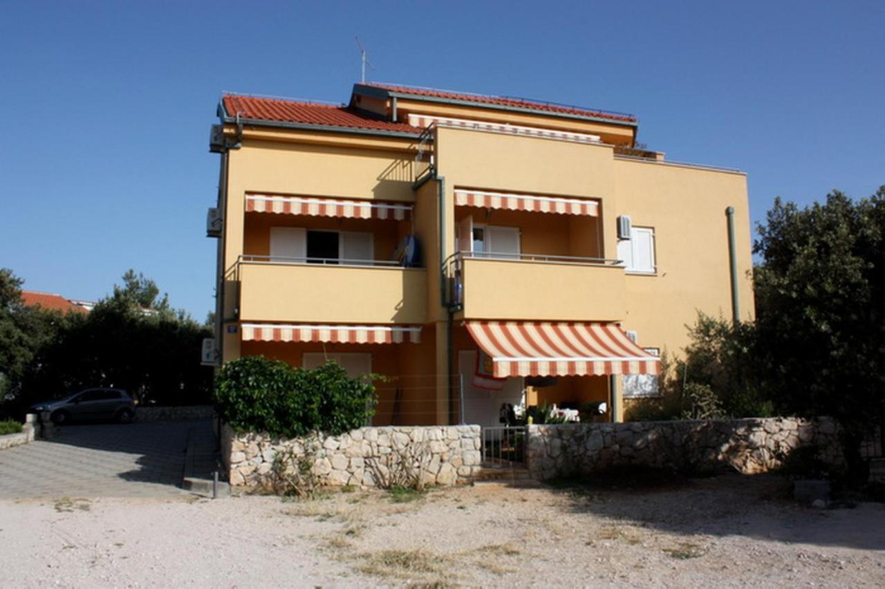 Apartments Jtv Simuni Kolan Luaran gambar